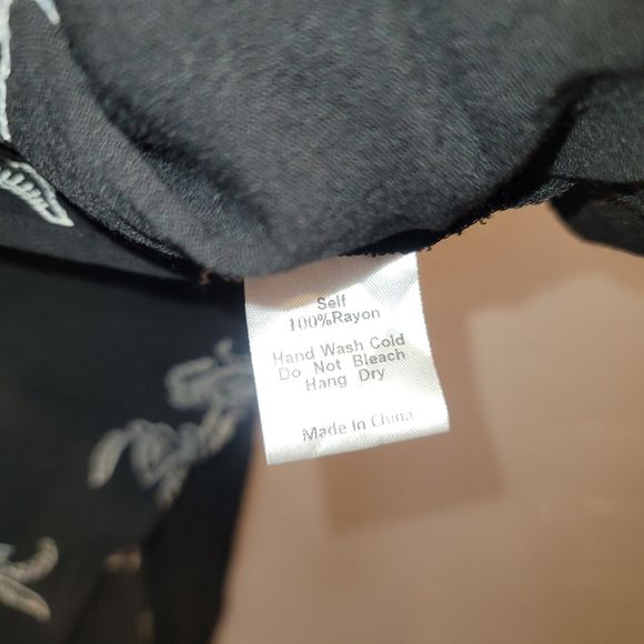 Elegant Black Floral Wrap Dress - Picture 6 of 9